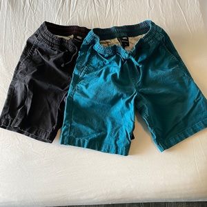 VANS Boys Range Elastic Waist Shorts x 2 in boys size Small